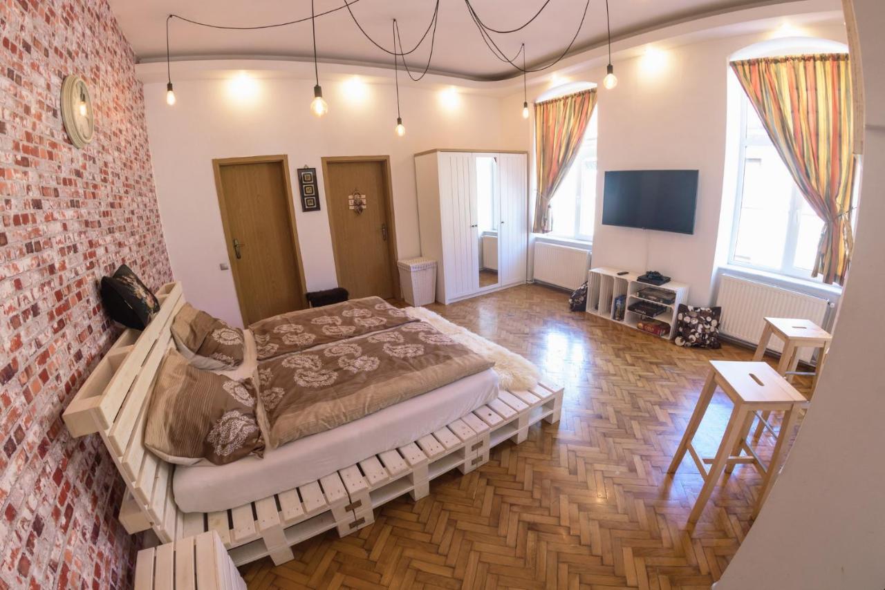 Mw Old&New Home Brasov Exterior photo